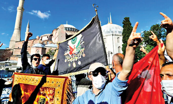 Rus Kommersant Gazetesi: “Osmanlılar, Ayasofya’yı tekrar fethetti!”