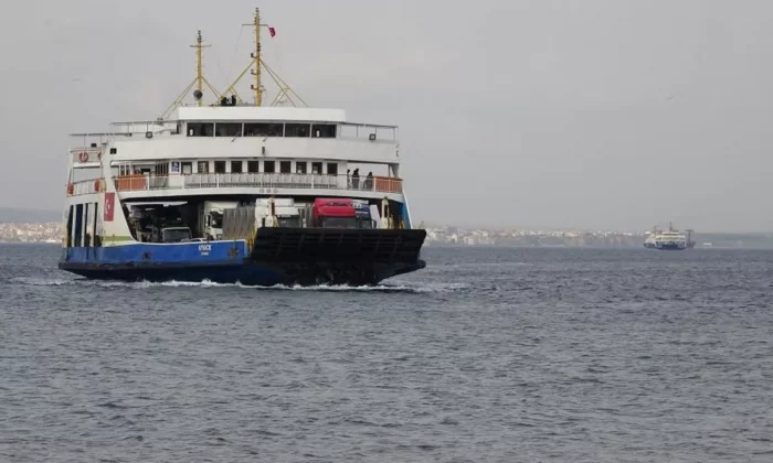 Gökçeada ve Bozcaada feribot seferlerine 2 günlük fırtına engeli..