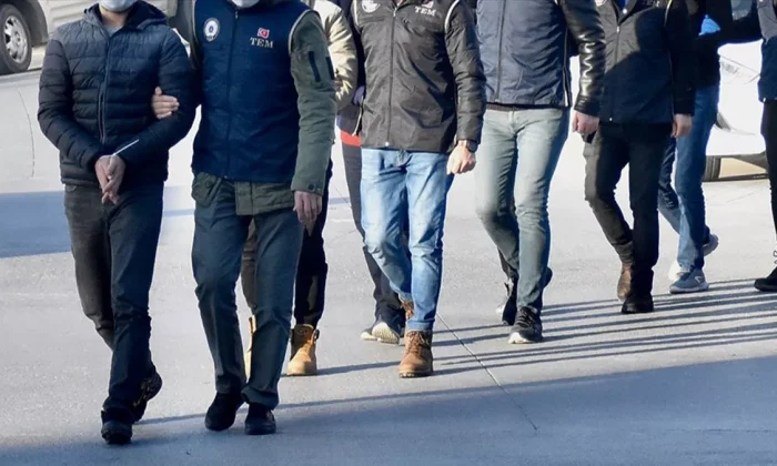 FETÖ’nün gaybubet evlerine operasyon! 21 gözaltı..