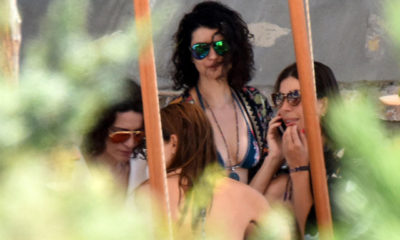 Dört güzel oyuncudan Çeşme tatili