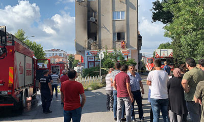 Çekmeköy’de 5 katlı binada yangın