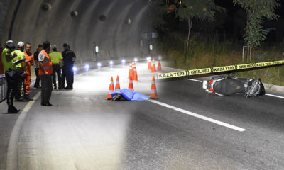 Bariyerlere çarpıp, sürüklenen motosikletin sürücüsü öldü