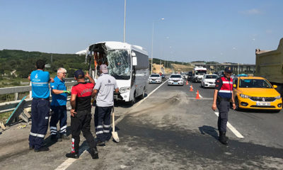 Eyüpsultan’da servis midibüsü otobüse arkadan çarptı: 12 yaralı