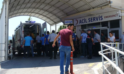 Edremit’te şezlong tartışmasında 1 polis memuru öldü, 2 kişi yaralandı