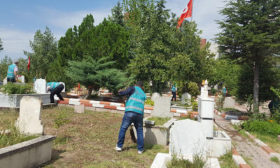 Kırıkkale’de şehitliğin bakımını hükümlüler yaptı
