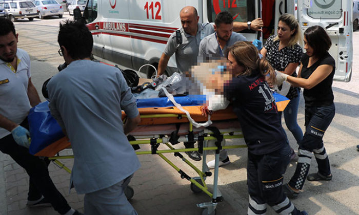 Enez’de 2 otomobil çarpıştı: 1 ölü, 2’si çocuk 5 yaralı