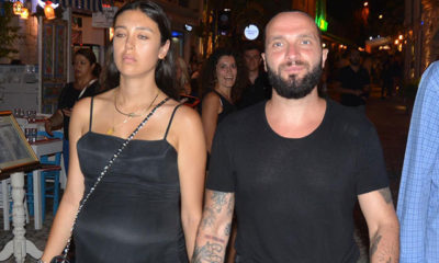 Berkay duruşma sonrası geldiği Çeşme’de eşiyle tatilde
