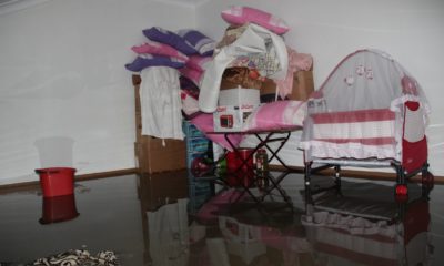 Fatih’te yağmur nedeniyle giderler tıkanınca daireyi lağım suyu bastı