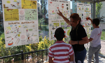 Otobüs beklerken durakta matematik öğrenilecek