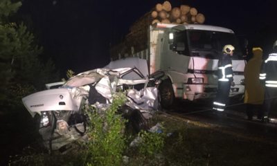 Kamyon ile otomobil çarpıştı: 2 ölü, 2 yaralı