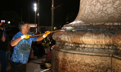 Taksim Cumhuriyet Anıtı’na sprey boyayla yazı yazdılar