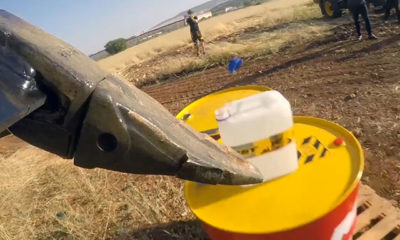 ‘Şişe kapağı açma’ akımını yeni bir seviyeye taşıdı