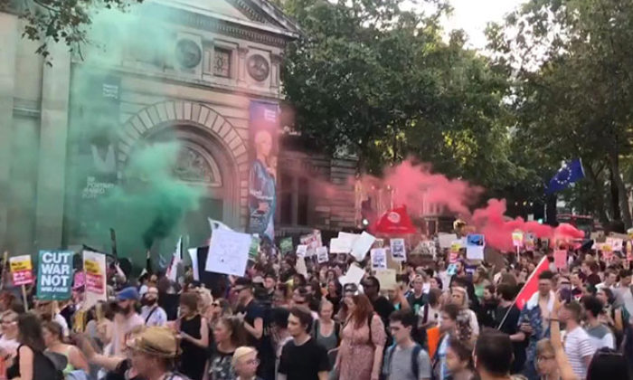 Londra’da Boris Johnson karşıtı protestolar düzenledi