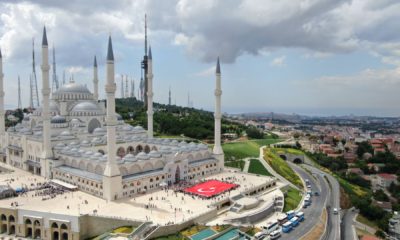 Havadan fotoğraflarla Çamlıca Camii avlusundaki Kur’an kursu şenliği