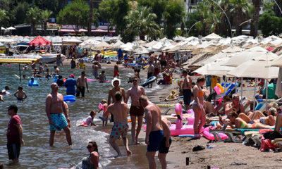 Marmaris’te plaj ve havuzlar doldu
