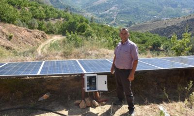 Kiraz bahçesinde kendi elektriğini üretiyor