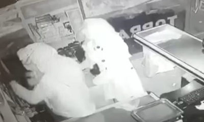 Kadın kıyafetli erkek hırsızlar yakalandı
