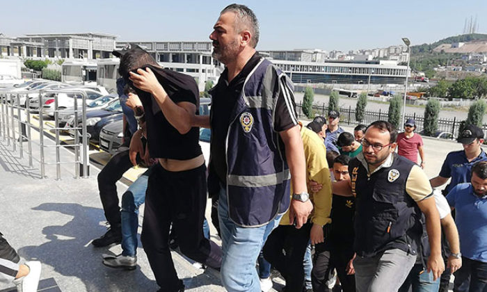 Kredi dolandırıcılığında 25 şüpheli adliyede
