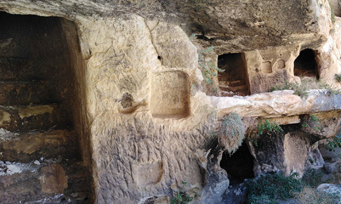 Adıyaman’da köylülerin bulduğu mağarada 3 katlı kaya yerleşimi