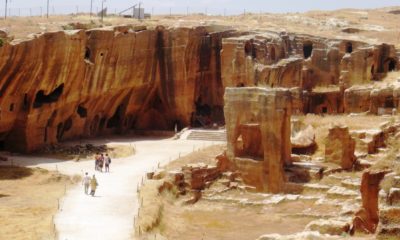 Mardin’de halka açık sergilenen 1500 yıllık toplu mezarlık