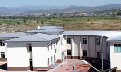 Cezaevi bahçesine uyuşturucu hap dolu poşet atan 2 şüpheli tutuklandı