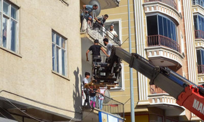 Böyle kurtarıldılar! İzleyen aileler gözyaşlarına boğuldu