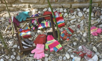 Göçmenlerin umut yolculuğuna çıkarken geride bıraktıkları sergileniyor