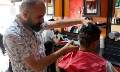 Tokatlı kuaförden müşterilerine takım amblemi tıraşı