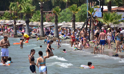 Akyaka’da plajlar doldu