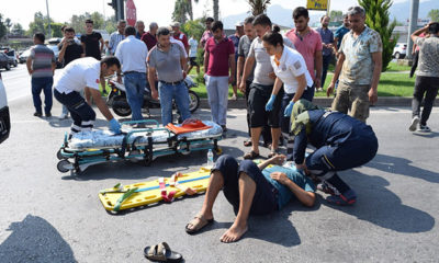 Yağ dökülen yolda motosiklet devrildi; kasksız sürücü yaralı