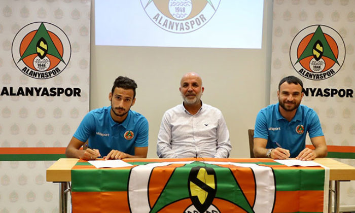 Alanyaspor’dan Avusturya kampında çifte imza