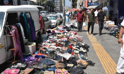 İzmir’in göbeğinde ‘ne alırsan 1 TL’ pazarı