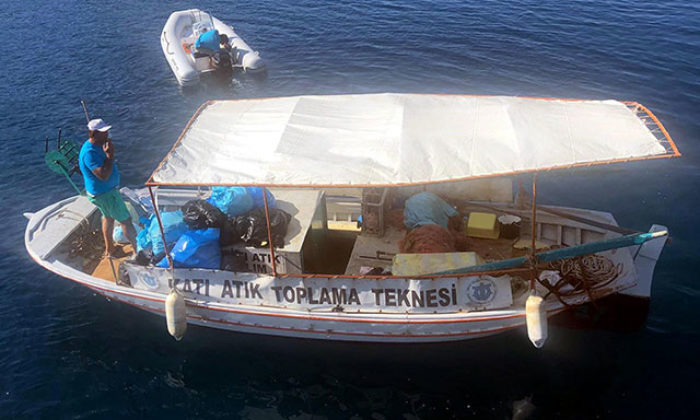 Marmaris’te adalarda kıyı temizliği