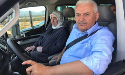 Binali Yıldırım yeni otoyolda minibüs kullandı