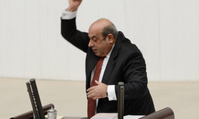 TARTIŞMANIN ORTA YERİNDE YAPTIĞI EDEPSİZ HAREKET SEVİYESİZLİĞİNİ GÖZLER ÖNÜNE SERDİ!.