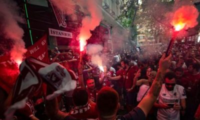 LİVERPOOL-CHELSEA ARASINDA OYNANACAK DEV MÜCADELE ÖNCESİ İSTANBUL SOKAKLARI CIVIL CIVIL!..