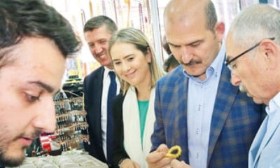 O PAHALI HEDİYEYİ ALDINIZ MI SORUSUNA SOYLU’DAN ÇOK KONUŞULACAK CEVAP!.