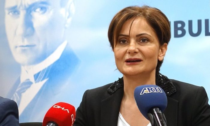 VERİLEN KARARI SON GÜNLERİN POPÜLER ŞARKISI SUSAMAM’I PAYLAŞARAK ELEŞTİRDİ!.