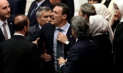 ALPAY ÖZALAN’DAN DAVUTOĞLU’NA OKKALI TOKAT!. “KOVULDUKTAN SONRA”  “İSTİFA EDİYORUM DEDİ!.”
