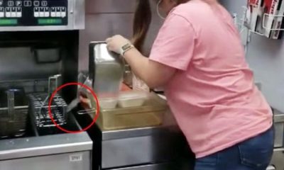 ÜNLÜ FAST FOOD ZİNCİRİNDE MİDE BULAN OLAY! CANLI CANLI KIZARDI!.