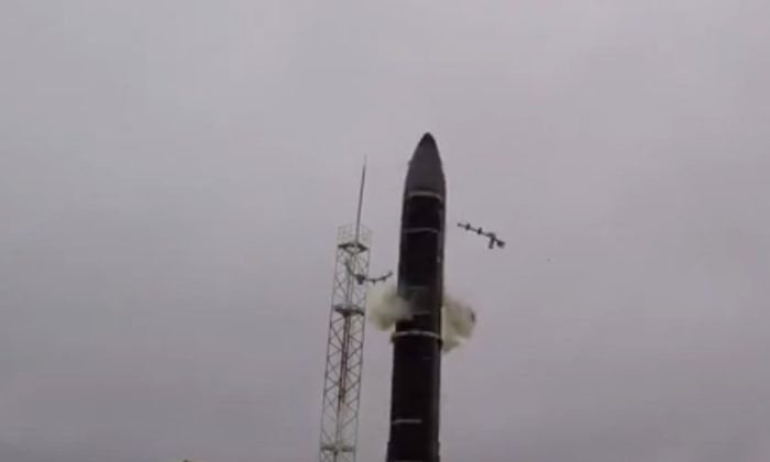 RUS BALİSTİK FÜZESİ TOPOL-M İLK KEZ ATEŞLENDİ!.