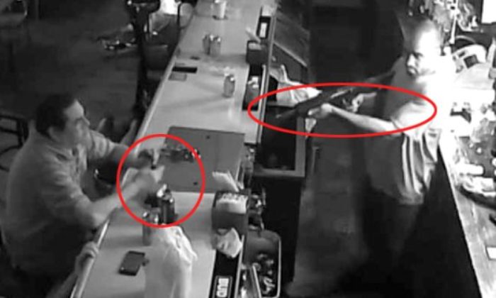 BAR SOYULURKEN O, ”DÜNYA YANSA UMURUMDA DEĞİL” DERCESİNE İÇMEYE DEVAM ETTİ!.