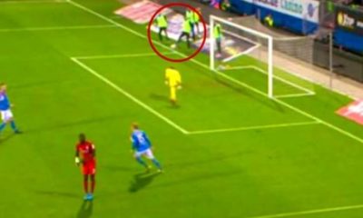FUTBOL TARİHİNDE GÖRÜLMEMİŞ PENALTI!. (TIKLA İZLE)
