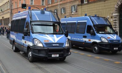 EMNİYET MÜDÜRLÜĞÜ ÖNÜNDE SİLAHLI SALDIRI!. İKİ POLİS HAYATINI KAYBETTİ!..