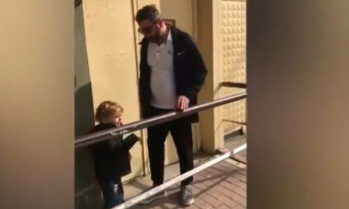 FETÖ’NÜN CEZAEVİ ÖNÜNDE AĞLAYAN ÇOCUK YALANI DEŞİFRE OLDU!.