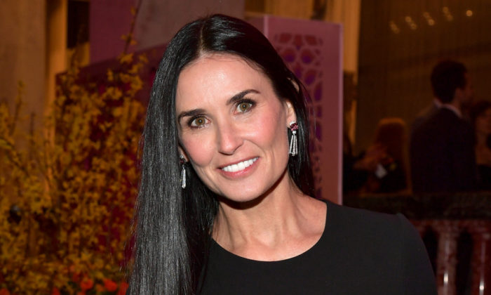 ÜNLÜ OYUNCU KENDİSİNE TECAVÜZ EDEN İSMİ AÇIKLADI!..