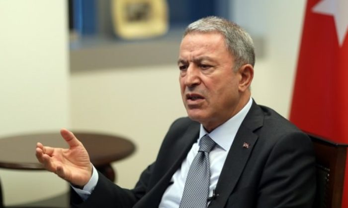 BAKAN AKAR’DAN ‘ETNİK TEMİZLİK’ İFADESİNE ÇOK SERT TEPKİ!. “KİM GELMEK İSTİYORSA GELSİNLER GÖTÜRELİM!.”