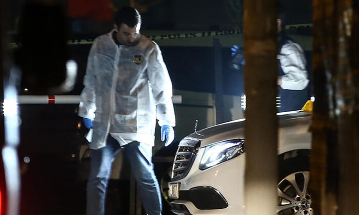 BEYLİKDÜZÜ’NDE ESKİ KOCA VAHŞETİ!. ARAÇTAKİLERE KURŞUN YAĞDIRDI!.