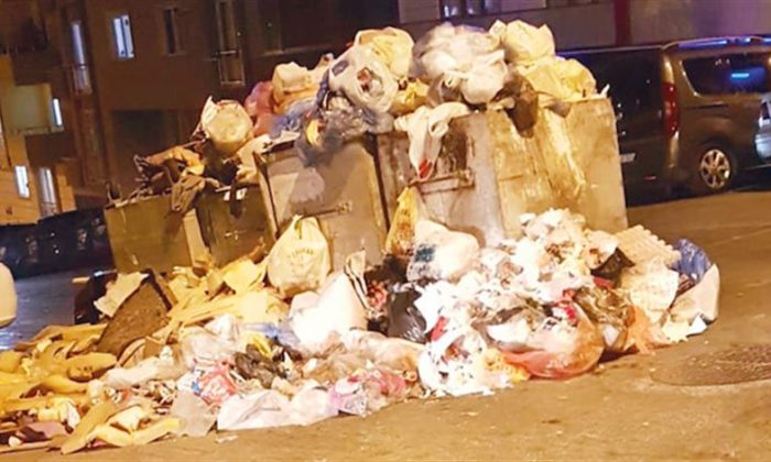 CHP ZİHNİYETİ YİNE ORTALIĞI BATIRDI!. MALTEPE’DE SOKAKLAR ÇÖPTEN GEÇİLMİYOR!.