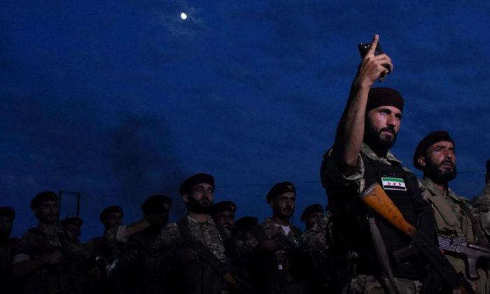 TÜRK ASKERİ İLE BERABER SAVAŞMAK İÇİN AKIN AKIN GELİYORLAR!.